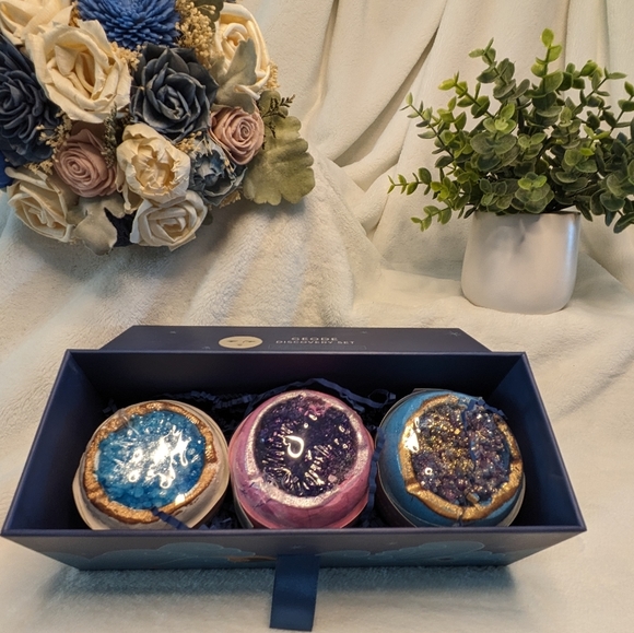 🌸 Bath Bomb Geode Geological Gift Box with 3 from Patisserie London NIB - Picture 5 of 16